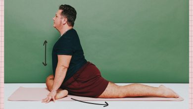 this-30-second-stretch-makes-tight-hips-a-lot-less-cranky